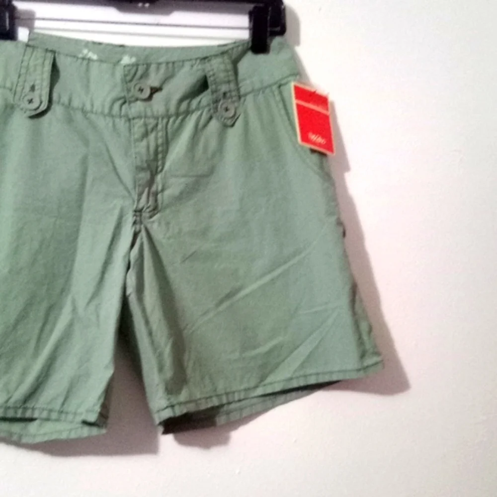 Mossimo low rise straight‎ through hip and thighs shorts size 11